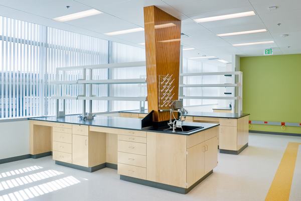 طراحی داخلی آزمایشگاه