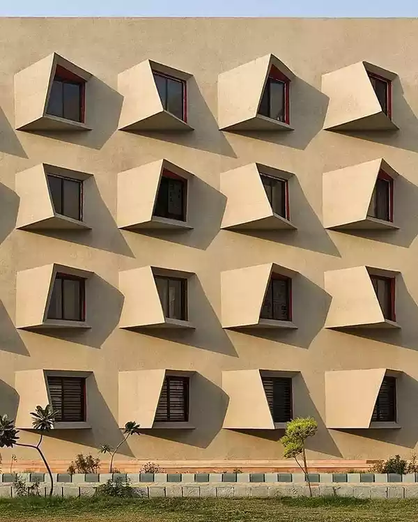 عکس نمای ساختمان با سیمان رنگی