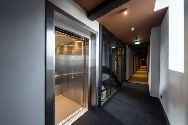 درب آسانسور اتوماتیک