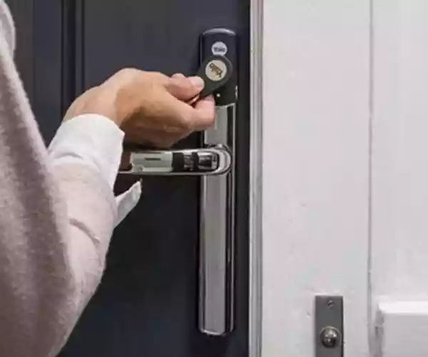 قفل دیجیتال درب ورودی آپارتمان مبتنی بر کارت