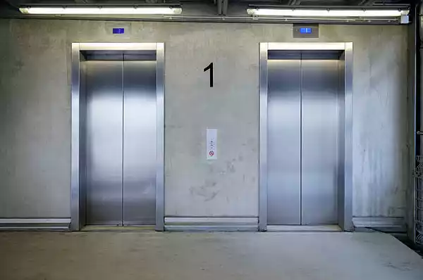 هزینه نصب آسانسور در آپارتمان 4 طبقه