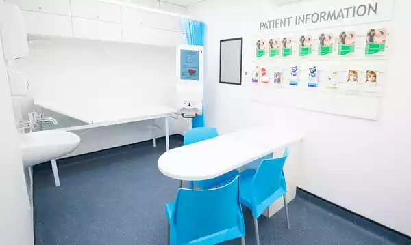 طراحی اتاق مشاوره در داروخانه