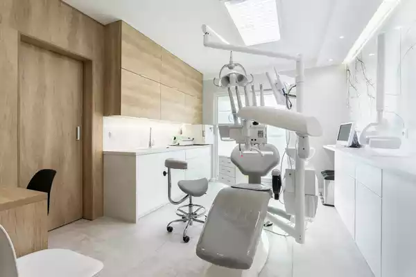 دکوراسیون مطب دندانپزشکی کوچک