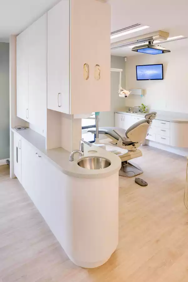 طراحی کابینت مطب دندانپزشکی