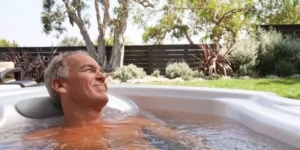 ۷ مدل جکوزی ایمن برای سالمندان