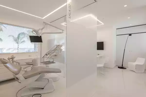 دکوراسیون مطب دندانپزشکی کوچک