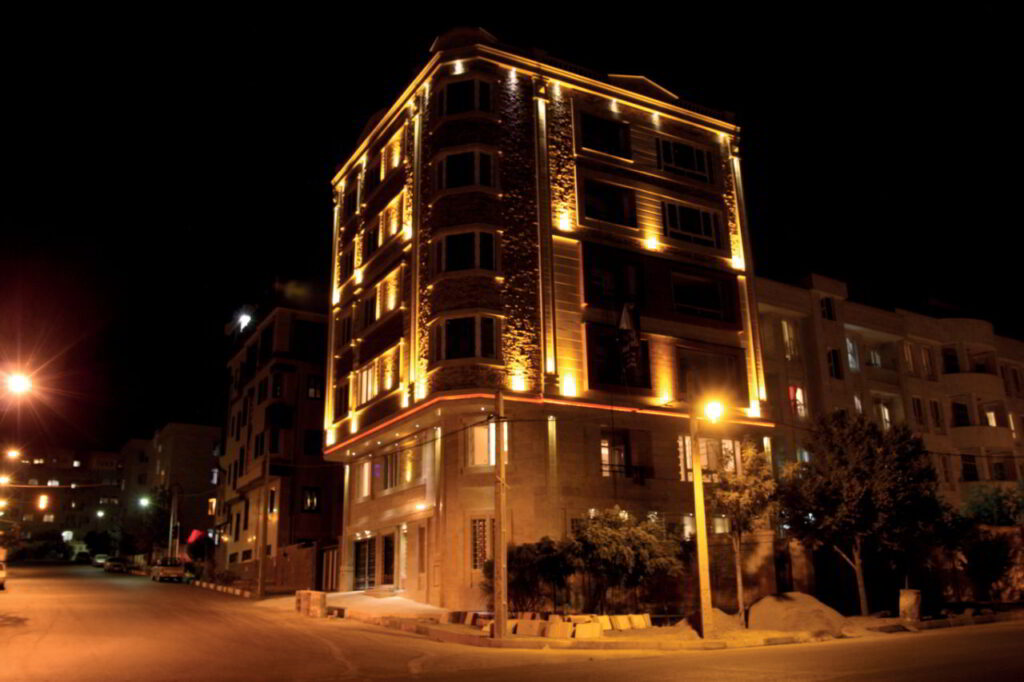نورپردازی ساختمان مسکونی آپارتمانی