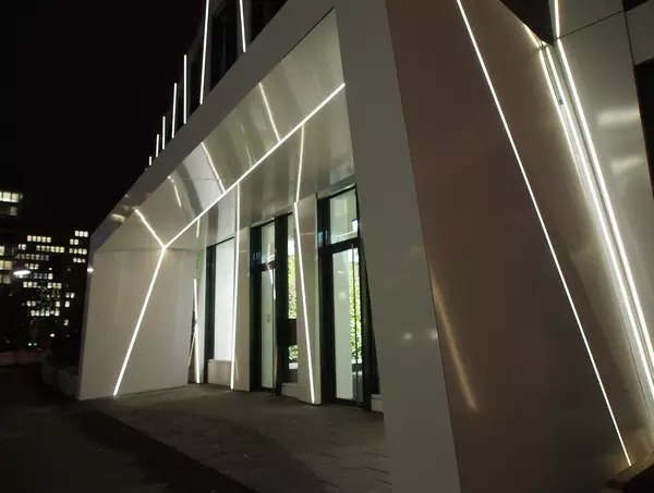 نورپردازی نمای ساختمان مدرن