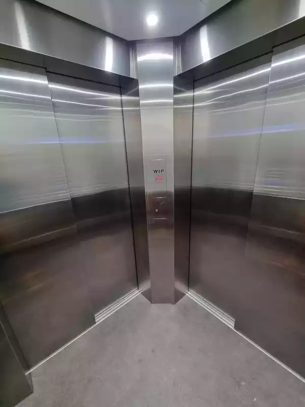 آسانسور دو درب