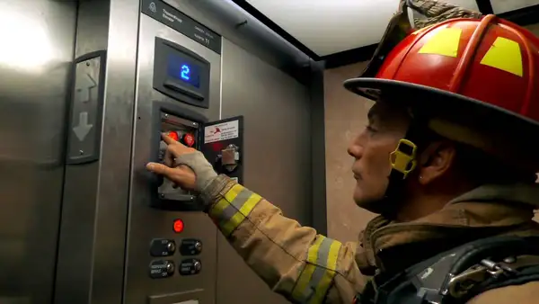 ضوابط آسانسور آتش نشانی