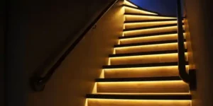 چراغ خطی پله