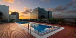 استخر روف گاردن