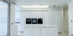 کابینت پولیشی سفید