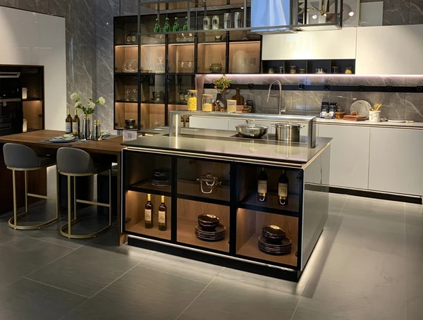 ویترین کابینت ممبران