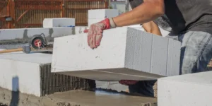 چرا پیمانکاران حرفه ای دیگر آجر نمی خرند