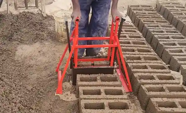 دستگاه بلوک زنی دستی تکی