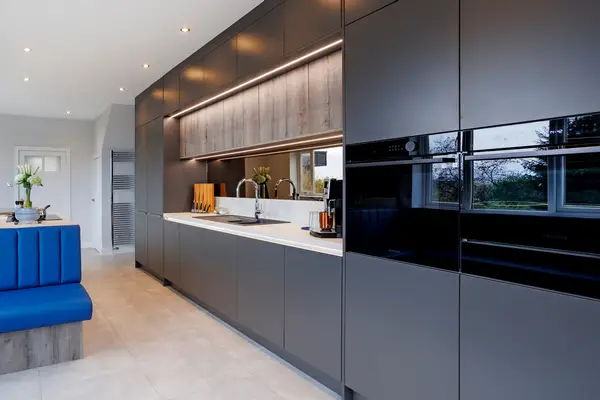 کابینت هایگلاس دو پله