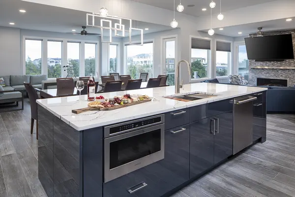 محاسبه آنلاین قیمت کابینت های گلاس