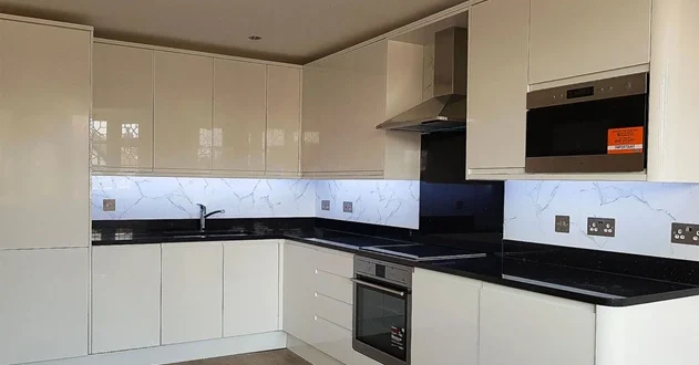 کابینت های گلاس استخوانی رنگ