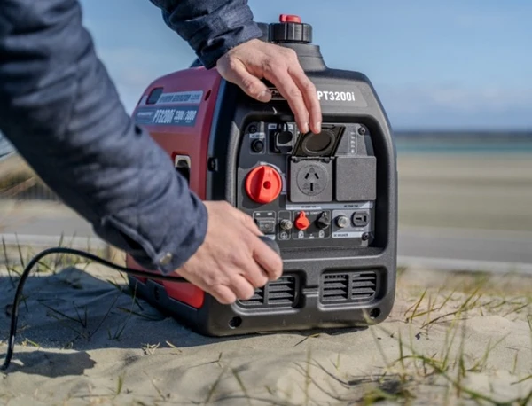 موتور برق مسافرتی کوچک