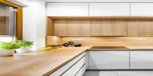 کابینت سفید و رنگ چوب روشن