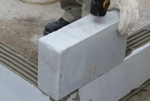 نکات حقوقی و استاندارد در اجرای دیوار با بلوک AAC