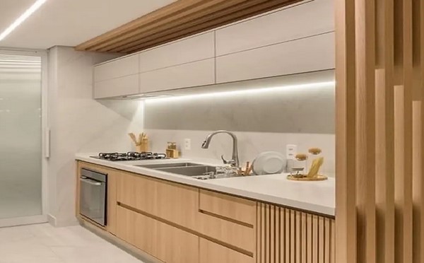 کابینت طرح چوب روشن و سفید