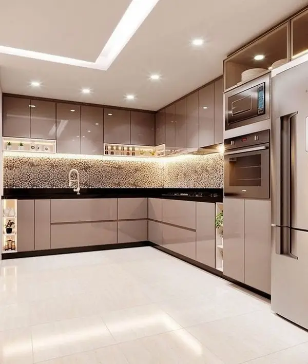 کابینت هایگلاس شاین دار
