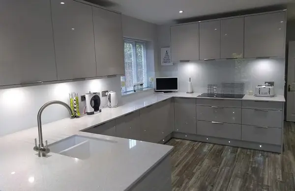 کابینت آشپزخانه کوچک هایگلاس