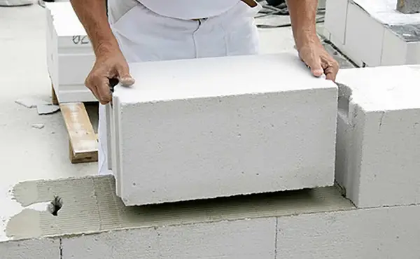 نکات حقوقی و استاندارد در اجرای دیوار با بلوک AAC