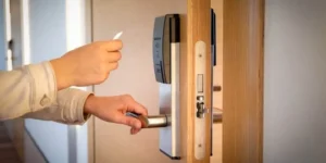 قفل الکترونیکی