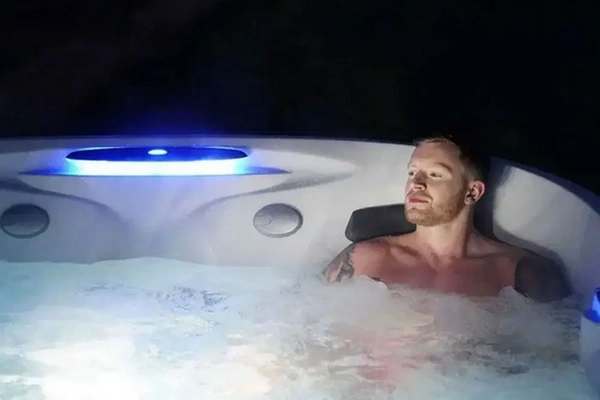 استفاده از جکوزی برای ریکاوری از بعد از ورزش