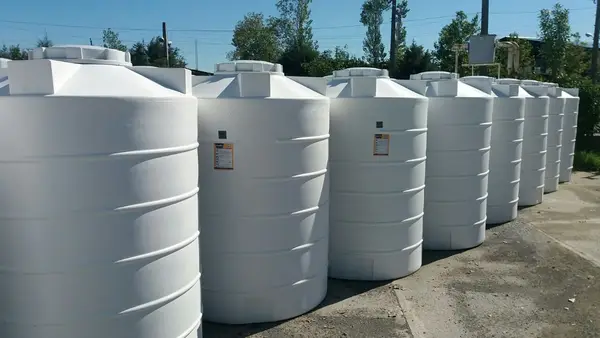 منبع آب ایستاده