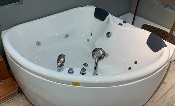 ۸ مدل جکوزی برای خانه