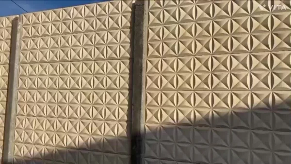 ۱۰ ایده دیوار آماده بتنی برای دور تا دور ویلا