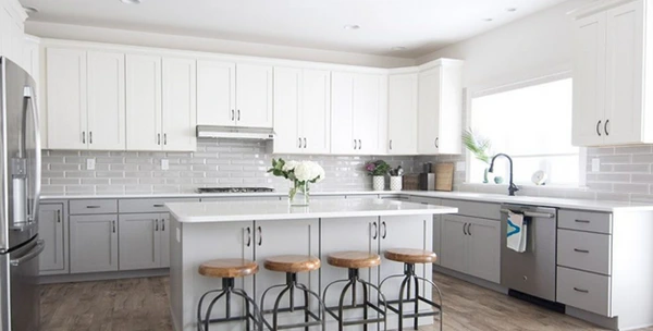 کابینت نئوکلاسیک سفید