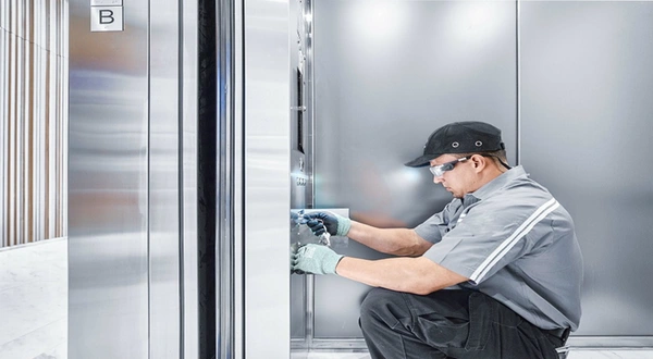 کاهش هزینه تعمیر و نگهداری آسانسور با تکنولوژی پیشرفته