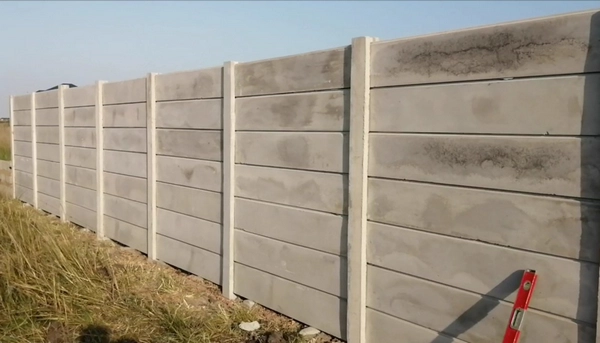 چگونه با دیوار پیش ساخته شیک، باغ و ویلا را خاص تر کنیم