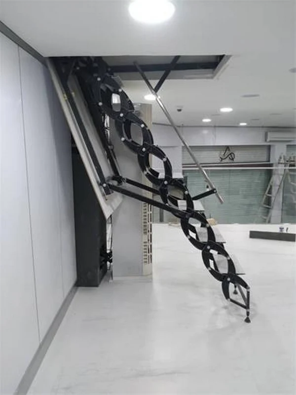 پله جمع شونده مغازه ای