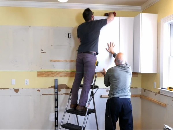 نصب کابینت پله ای