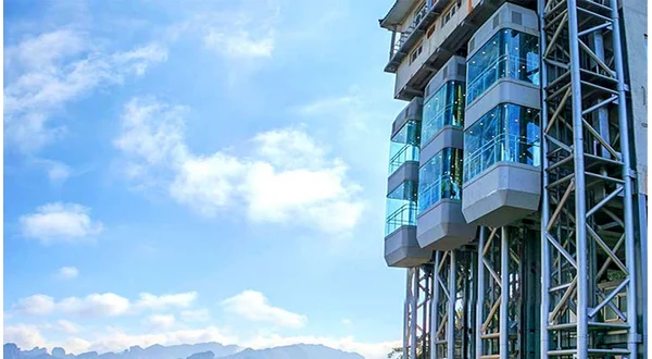چالش ها و نکات فنی نصب آسانسورهای سرعت بالا در پروژه های برج سازی
