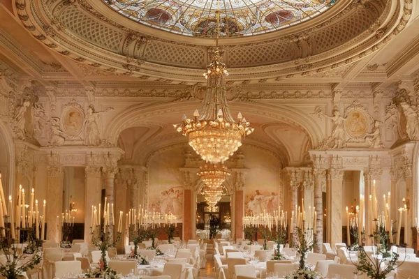 بازسازی تالار
