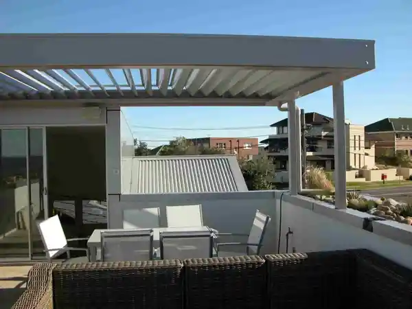 سقف متحرک پشت بام