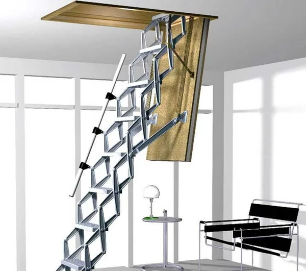 دسترسی به انبار بالای مغازه با پله تاشو