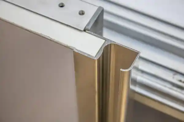 کابینت با دستگیره مخفی