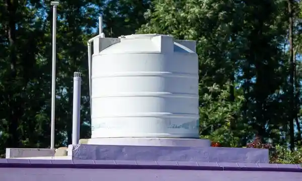 تانکر اب پلاستیکی