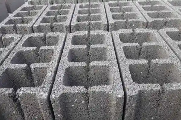 آیا لیکا عایق صداست