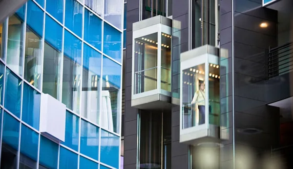 بررسی نصب آسانسور کششی