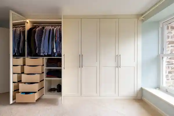 کمد دیواری وکیوم