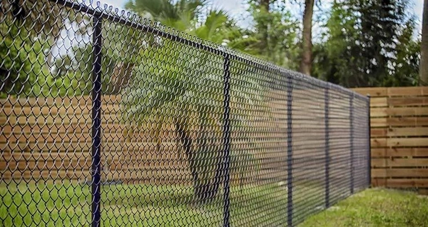 سرمایه گذاری در حصارکشی باغ پسته